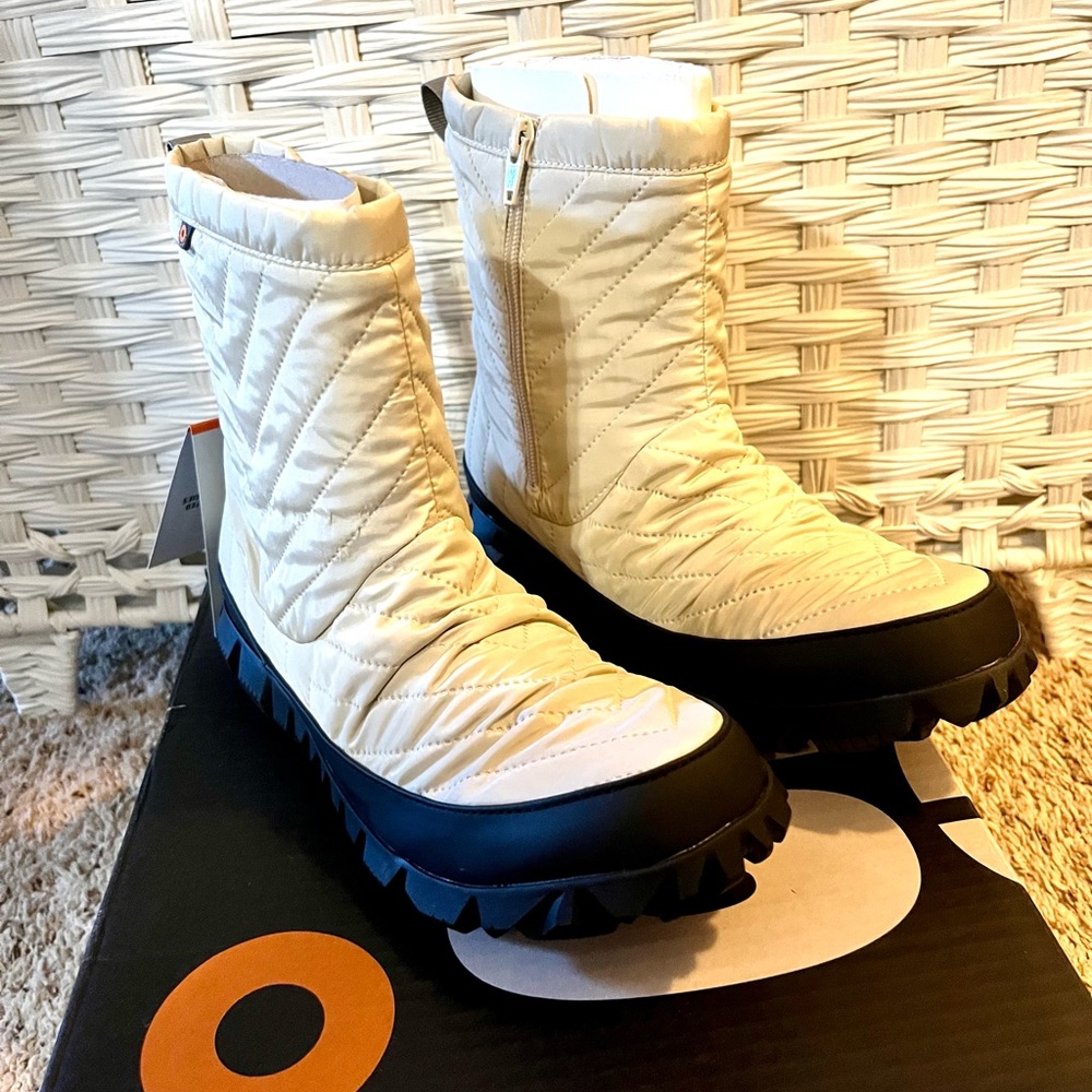 NEW BOGS WOMEN BOOTS